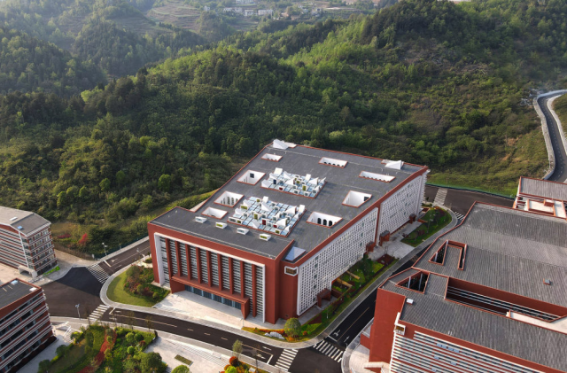 贵州传媒职业技术学院图书馆及信息中心 | 西线工作室 | 2025 | 中国贵州